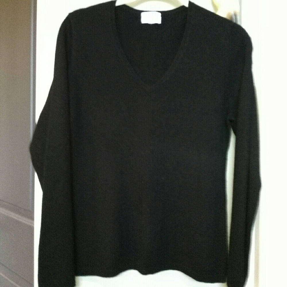 Cashmere V neck S , 2-ply (guess twice as good?)